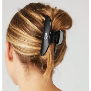 NWT Alo 90's Claw Clip